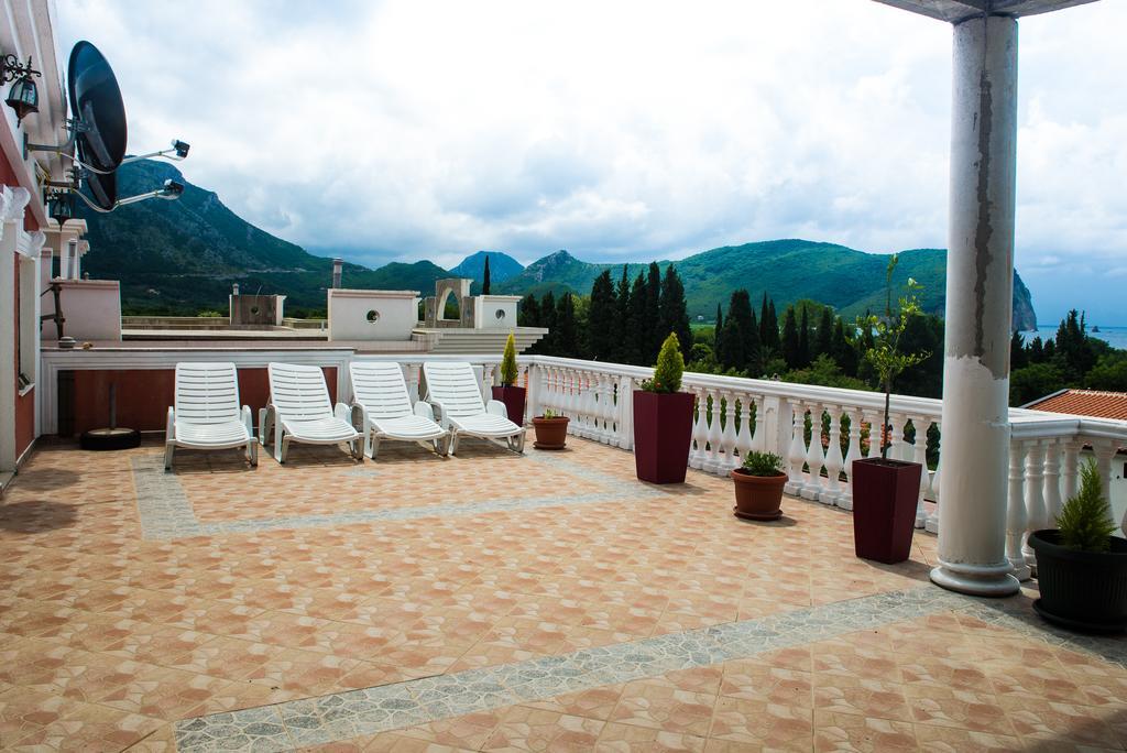 Hotel Wellness & Spa Angelo Gabriel Petrovac Ngoại thất bức ảnh