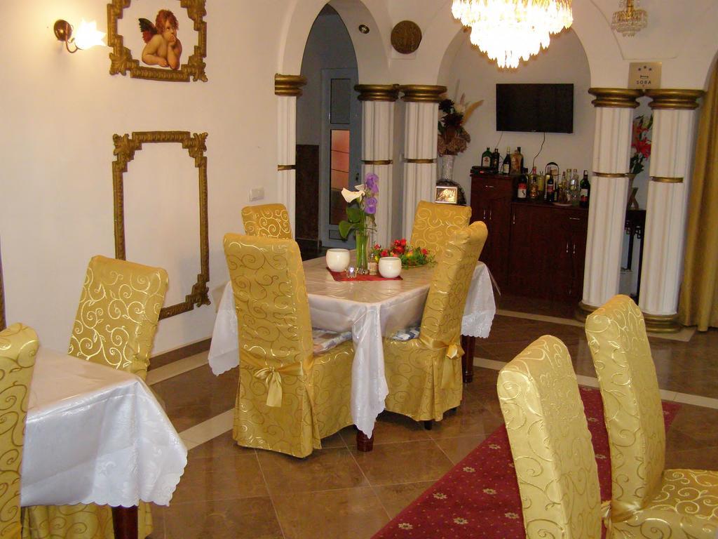 Hotel Wellness & Spa Angelo Gabriel Petrovac Ngoại thất bức ảnh