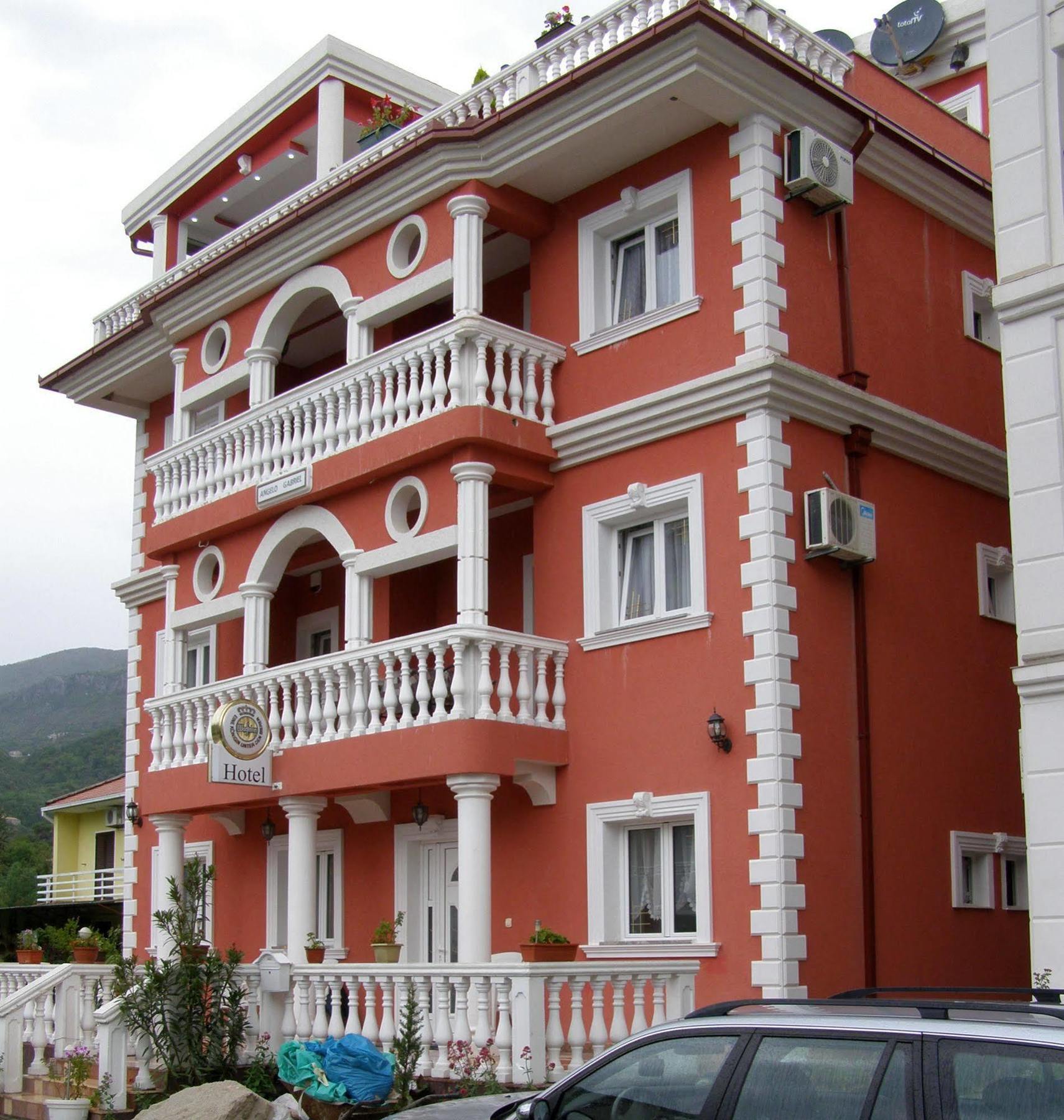 Hotel Wellness & Spa Angelo Gabriel Petrovac Ngoại thất bức ảnh
