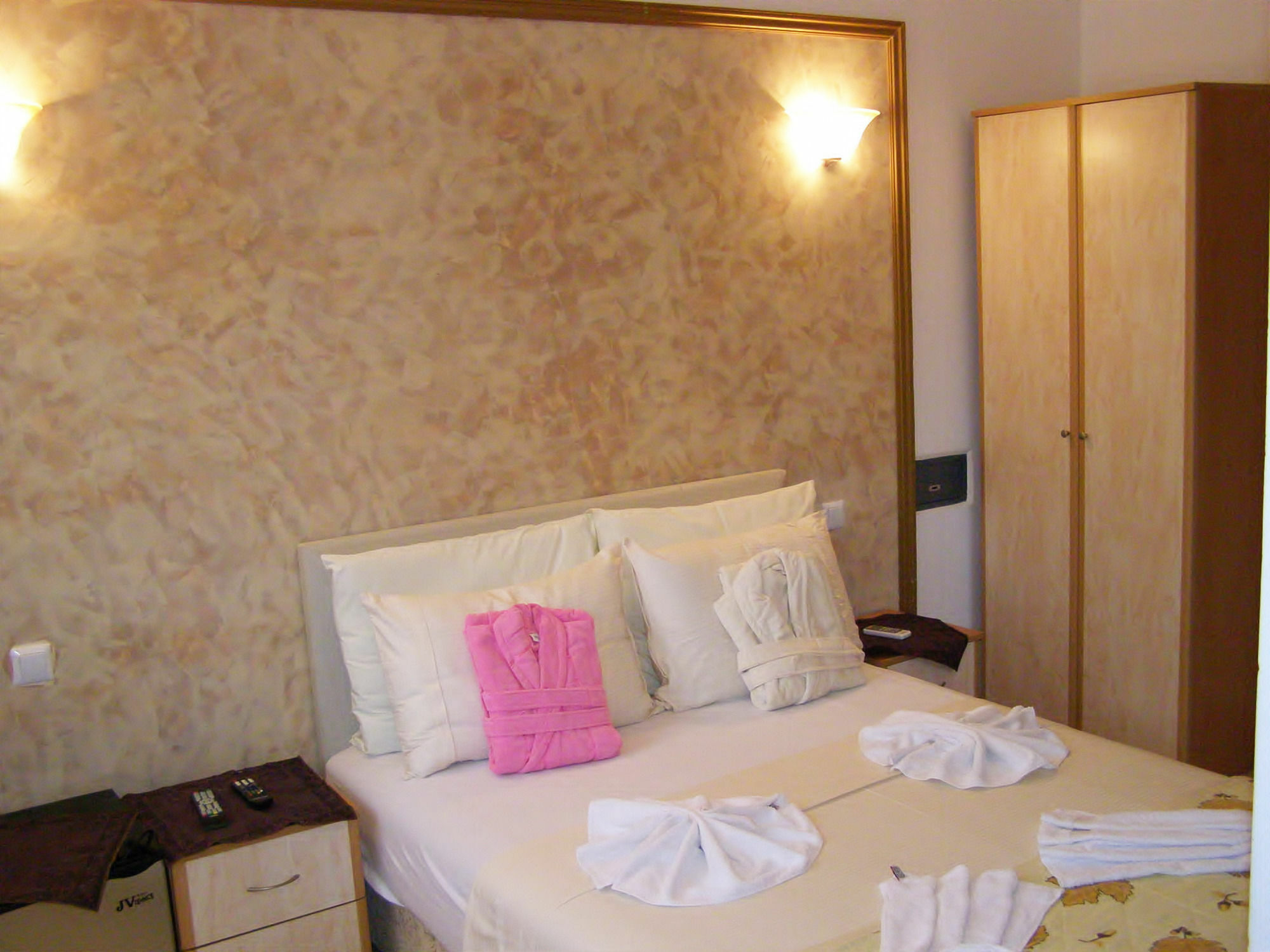 Hotel Wellness & Spa Angelo Gabriel Petrovac Ngoại thất bức ảnh